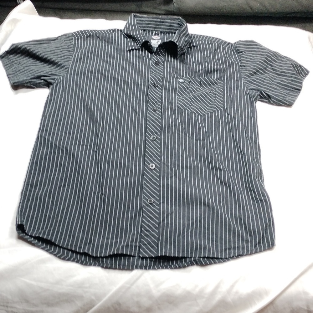 South Pole mens short sleeved button down shirt size large